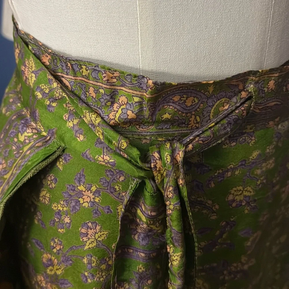 Cream and Green Asymmetrical Skirt - Picture 6 of 6